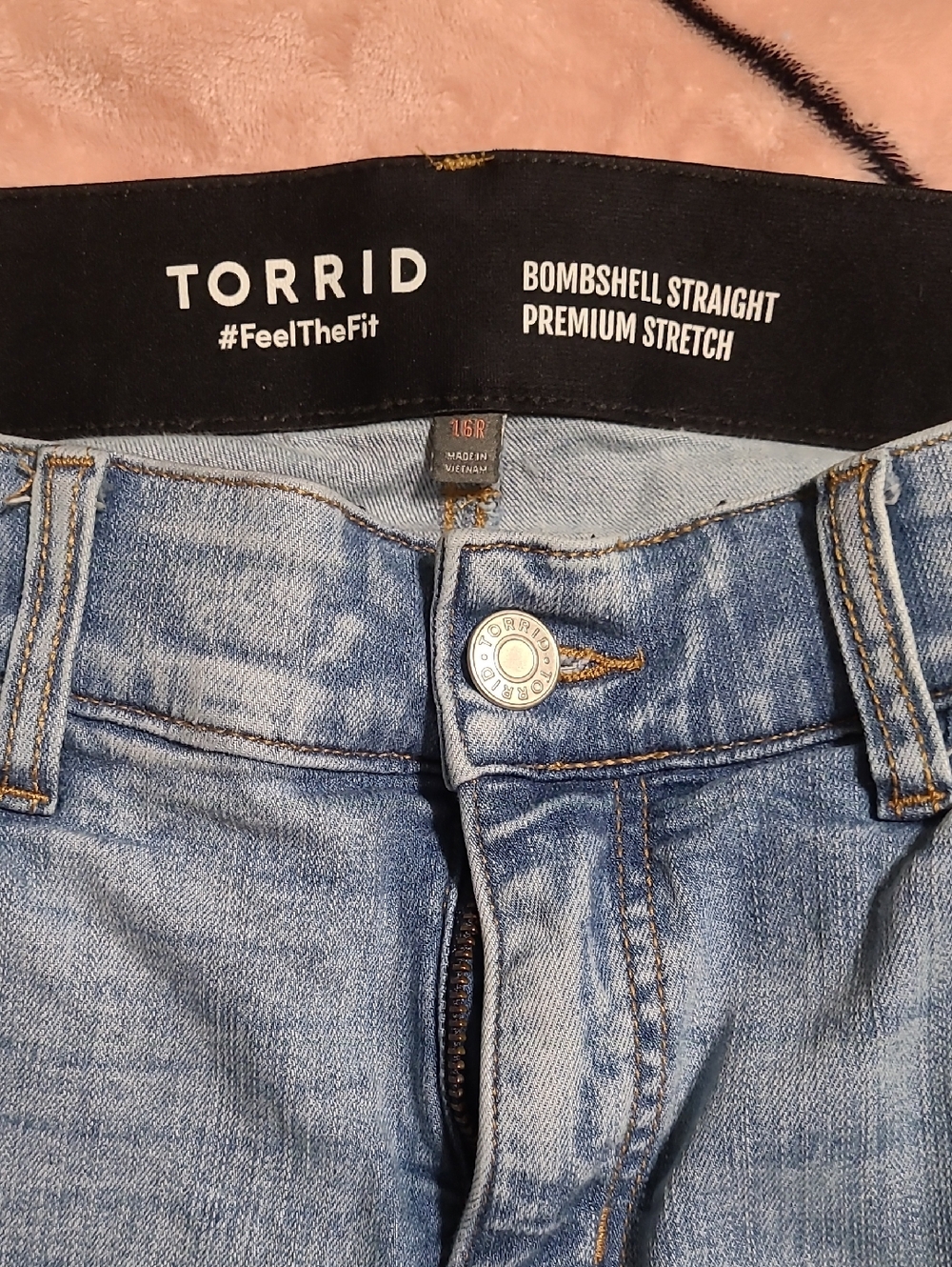 torrid Light Blue Wash Bombshell Straight Jeans